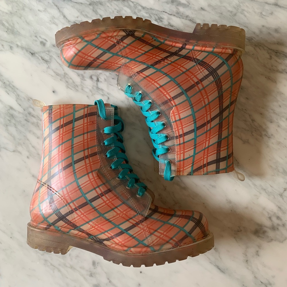 Women’s Pink Plaid Rubber Rain & Snow Boots Size 7.5/8